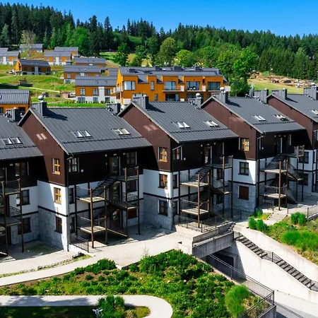 Wonder - Karpacz: Slope-side On Sudeten Trail Apartment *